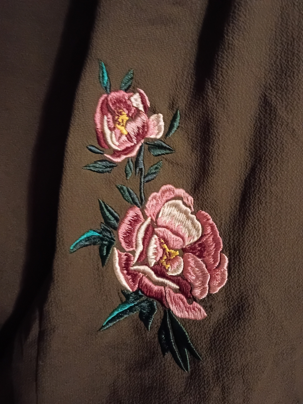 iris Olive Green Floral-Embroidered Wrap Robe - Picture 5 of 6